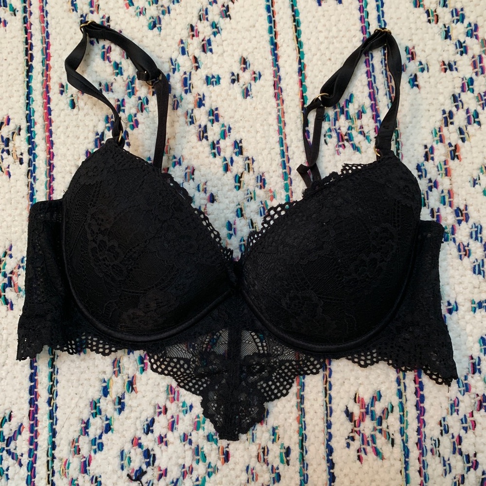 Black lace bra